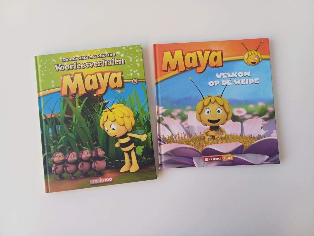 2 leesboeken Maya - Studio 100, Ophalen, Zo goed als nieuw
