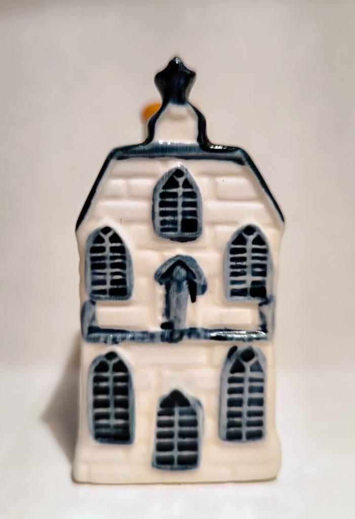 KLM huisje nr 7, lokale dorpskerk, Henkens, Verzamelen, Ophalen