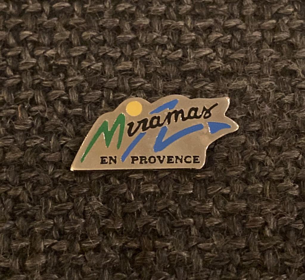 PIN - MIRAMAS EN PROVENCE - FRANCE - FRANKRIJK, Verzenden, Gebruikt, Stad of Land, Speldje of Pin