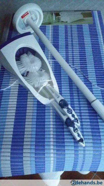 Ensemble d'accessoires de salle de bain, 2 tapis, brosse et, Enlèvement ou Envoi, Neuf, Bleu, Autres types