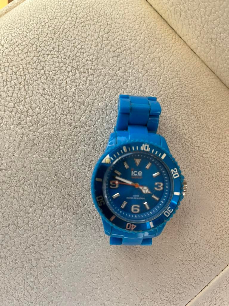 Ice-Watch, modèle Ice Solid en bleu., Enlèvement, Utilisé