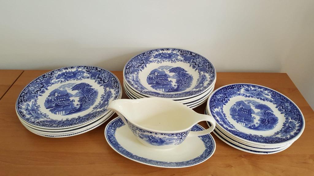 Ensemble Assiettes + Saucière, Ancienne vaisselle, Céramique, Antiek en Kunst, Antiek | Keramiek en Aardewerk, Ophalen