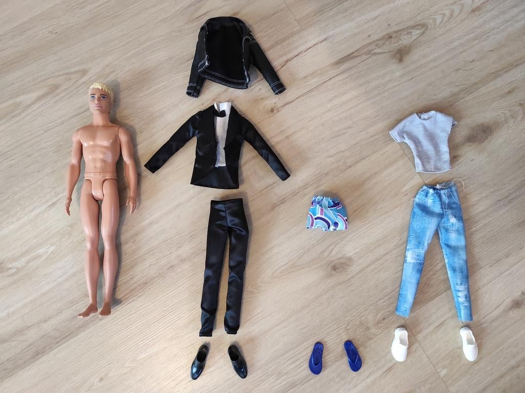 Barbie Ken Mattel 2016 et 3 tenues, Enlèvement