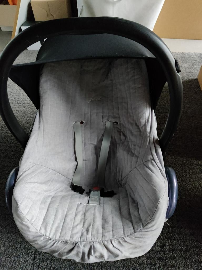 Maxi-Cosi CabrioFix met Easybase2 en extra hoes, Kinderen en Baby's, Autostoeltjes, Maxi-Cosi, Ophalen