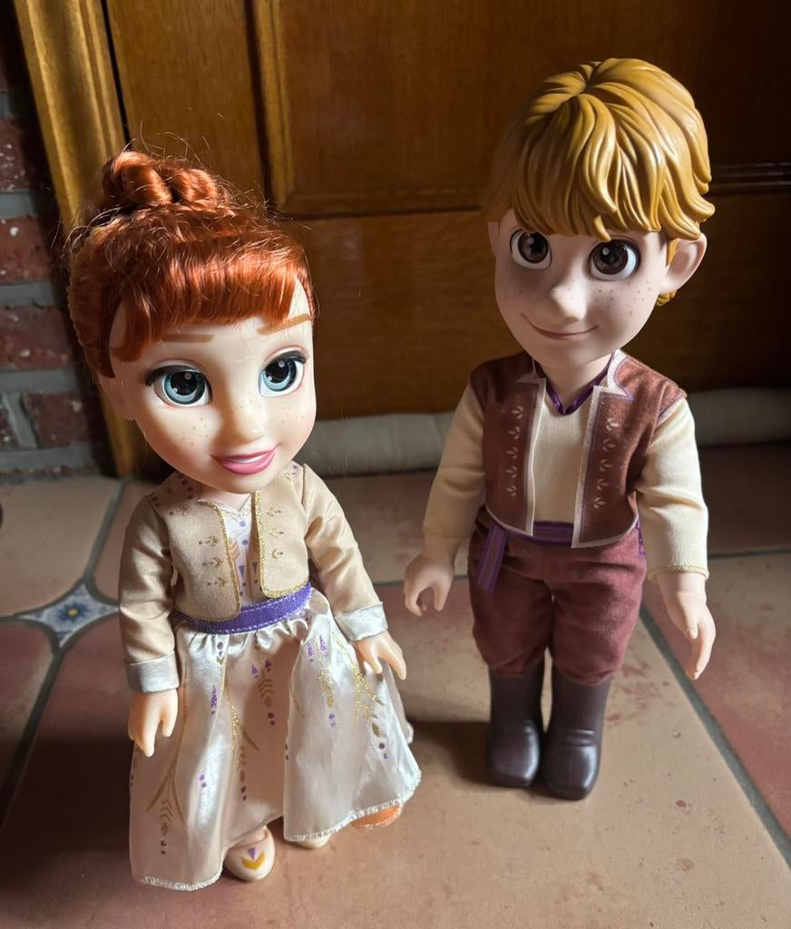 Kristof en Anna poppen samen., Kinderen en Baby's, Ophalen of Verzenden, Zo goed als nieuw, Overige typen