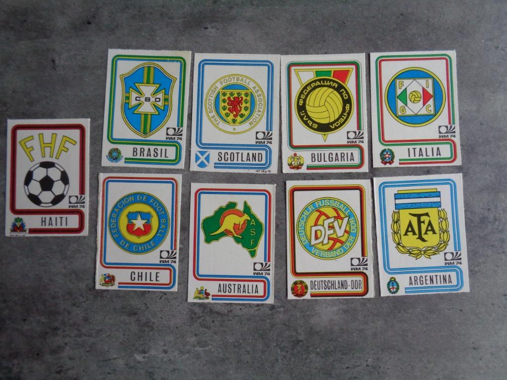 COUPE DU MONDE PANINI MUNICH 74 9X EMBLÈMES, Enlèvement ou Envoi, Comme neuf