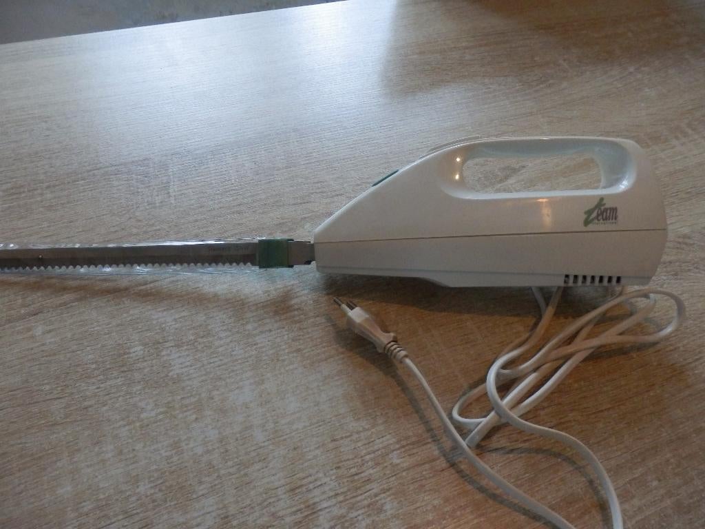 A vendre 1 couteau électique  pour viande pain etc ,,,, Electroménager, Enlèvement, Neuf