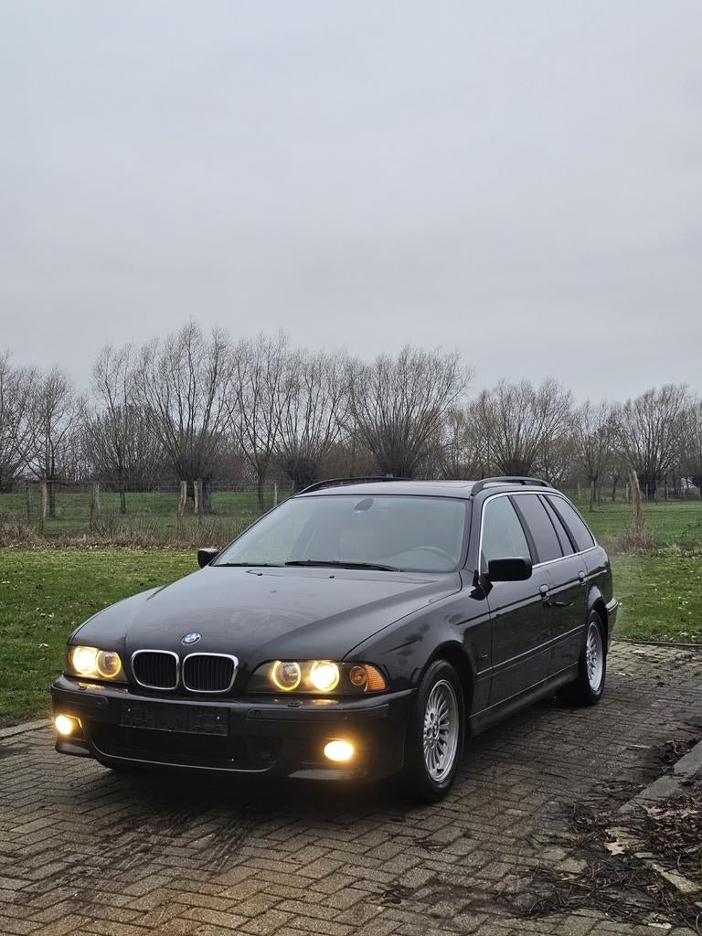 BMW 525iT Restoratie, Auto's, BMW, Automaat, Achterwielaandrijving, Beige, 2495 cc