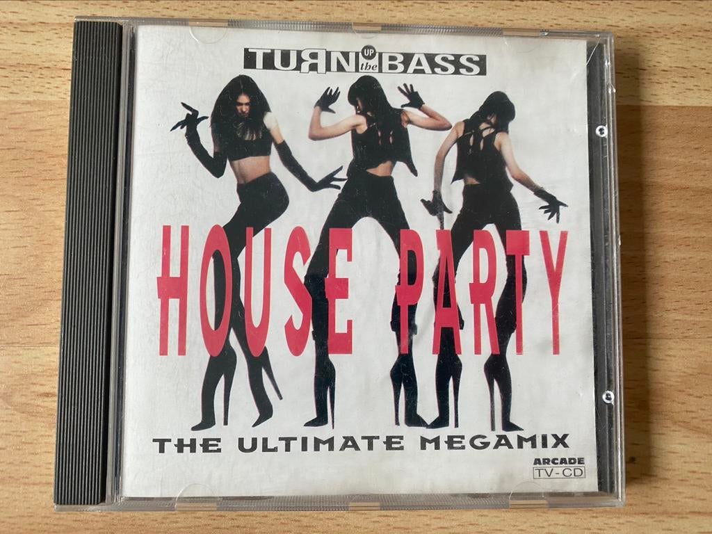 Turn up the bass house party megamix, Enlèvement ou Envoi, Comme neuf, Dance populaire
