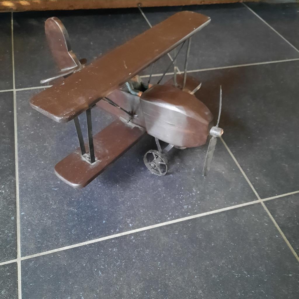 Maquette d'avion en bois et métal. 42 cm x 42 cm., Enlèvement ou Envoi