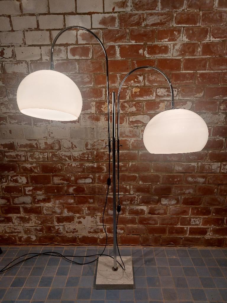 Vintage Italiaanse vloerlamp "Double Arc" Stilux, Maison & Meubles, Lampes | Lampadaires, Utilisé, 150 à 200 cm, Synthétique, Métal