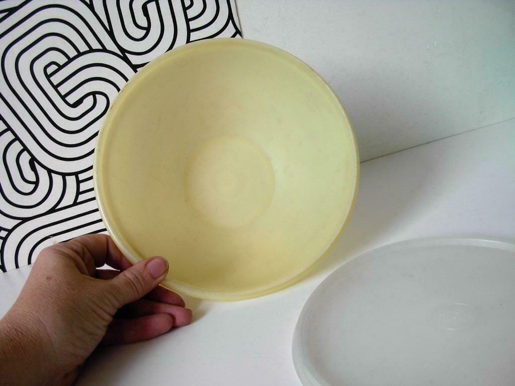 Bol pastel jaune vintage de Tupperware, Envoi