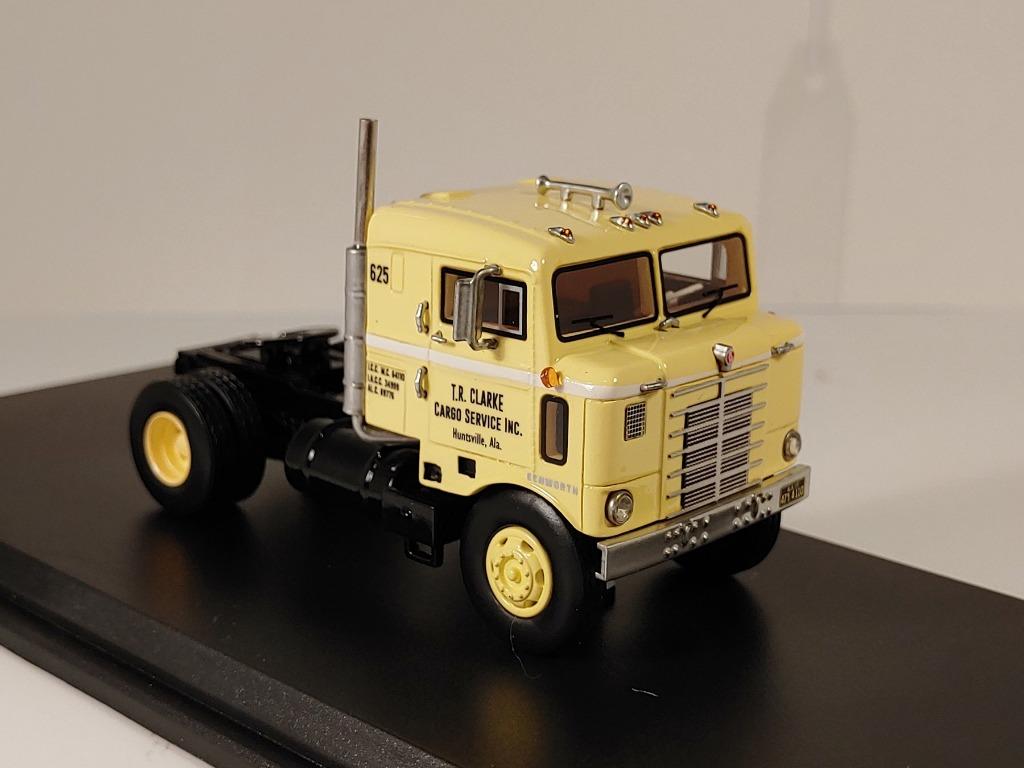 1:64 Neo Scale Models 64110 Kenworth 521 'Bull Nose' 1950, Enlèvement ou Envoi, Neuf, Bus ou Camion
