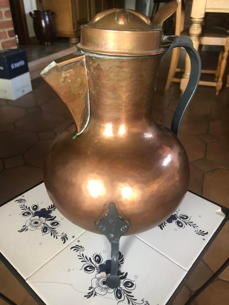 Ancienne cafetière en cuivre hauteur 32 cm….faire offre
