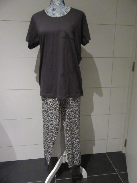 2x Pyjama Dames - XXL - grijs, Vêtements | Femmes, Pyjamas, Enlèvement ou Envoi, Taille 46/48 (XL) ou plus grande