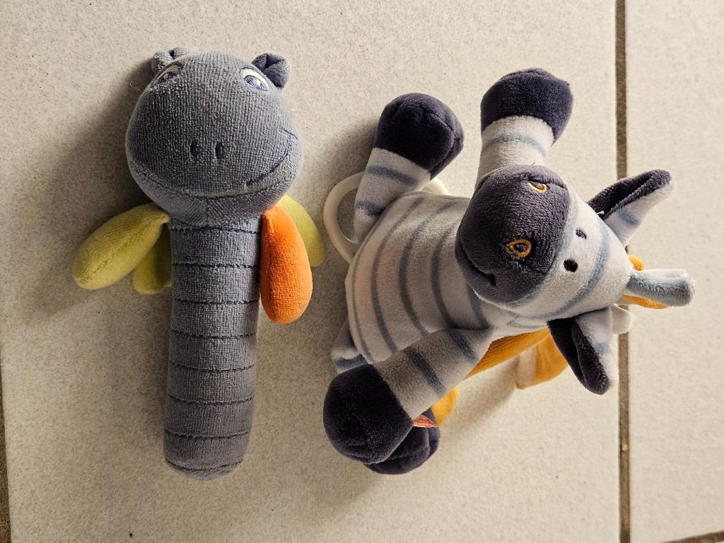 Hochet + jouet musical Noukies, Enfants & Bébés, Jouets | Jouets de bébé, Enlèvement, Comme neuf, Hochet
