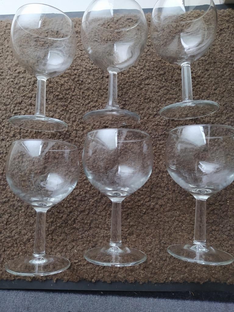 6 verres à vin en parfait état, Enlèvement ou Envoi