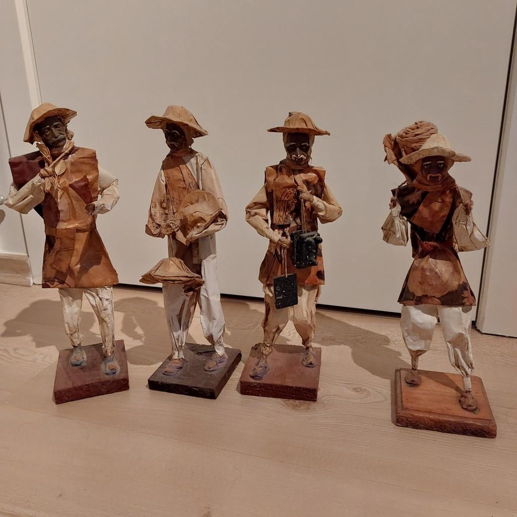 4 beeldjes in papier mache, Ophalen of Verzenden