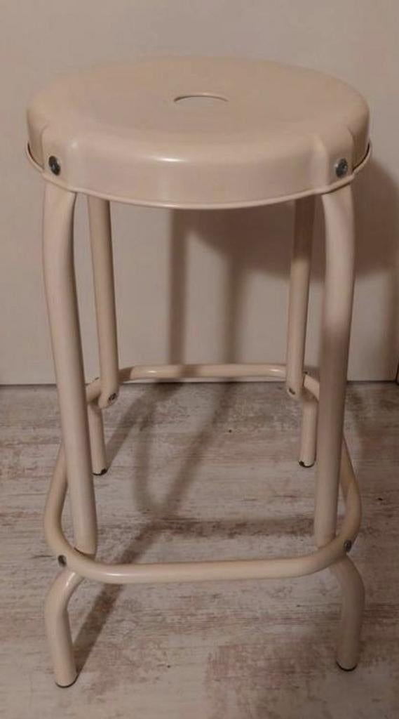 Ikea kruk Räskog., Enlèvement