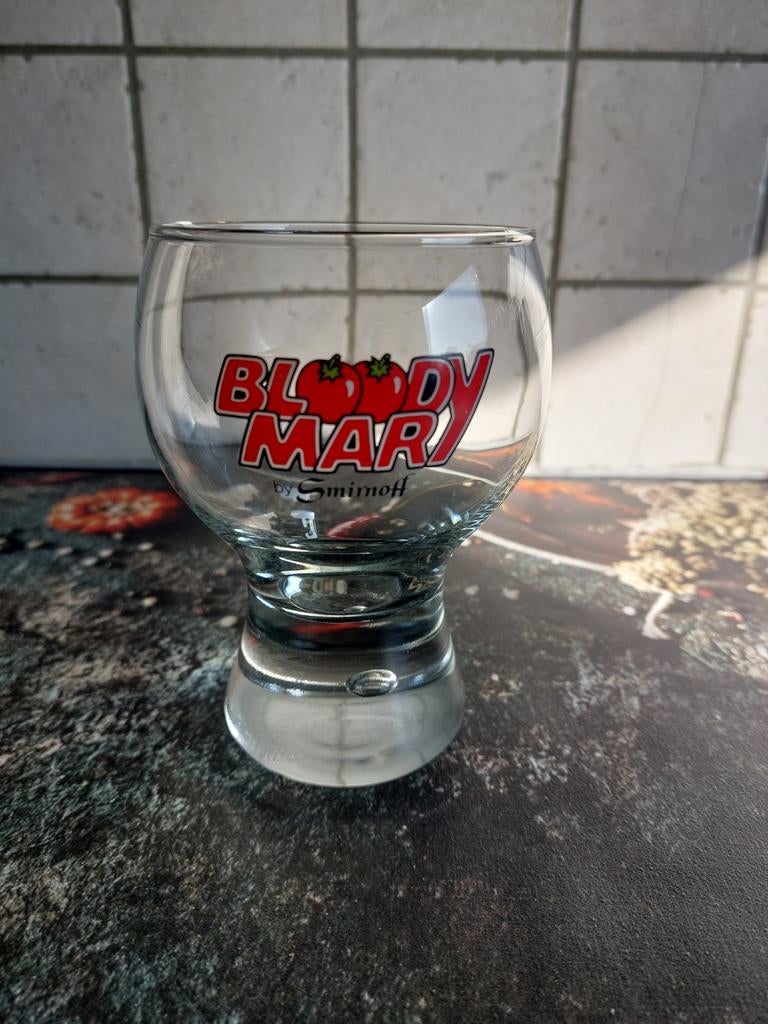 Verre Smirnoff Bloodymary, Collections, Enlèvement ou Envoi, Comme neuf, Verres et Verres à shot