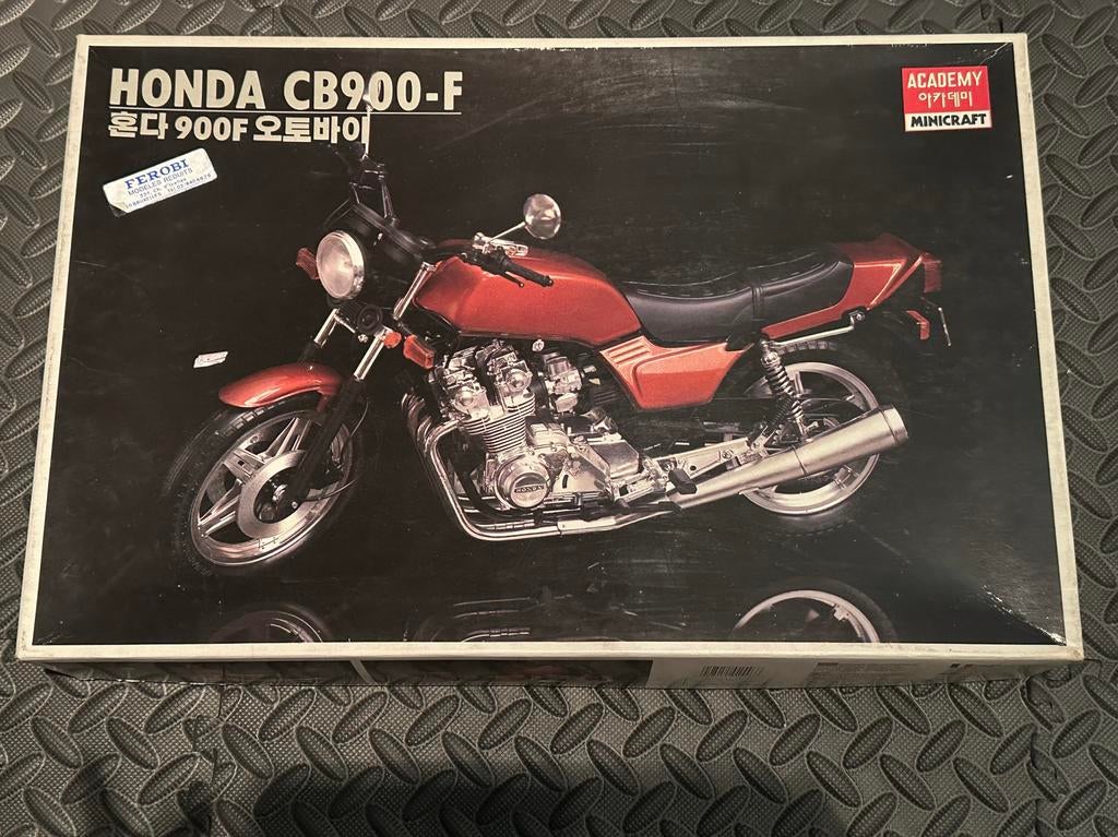 Academy Minicraft - Honda CB900-F 1/8, Enlèvement ou Envoi, Comme neuf, Autres types, Autres marques