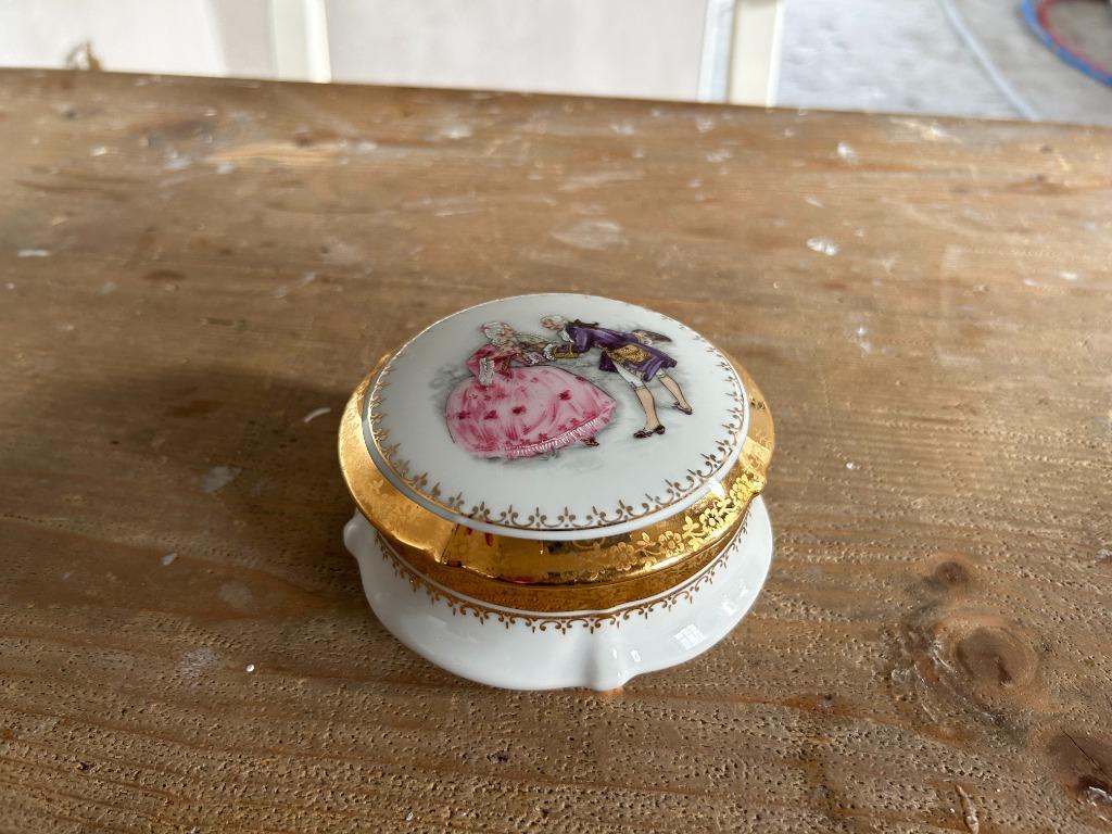 * oud porseleinen deksel-doosje Limoges, Enlèvement ou Envoi