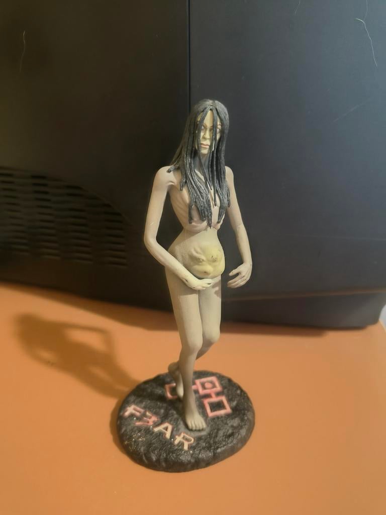 F.3.A.R Statue d'Alma enceinte, Enlèvement ou Envoi