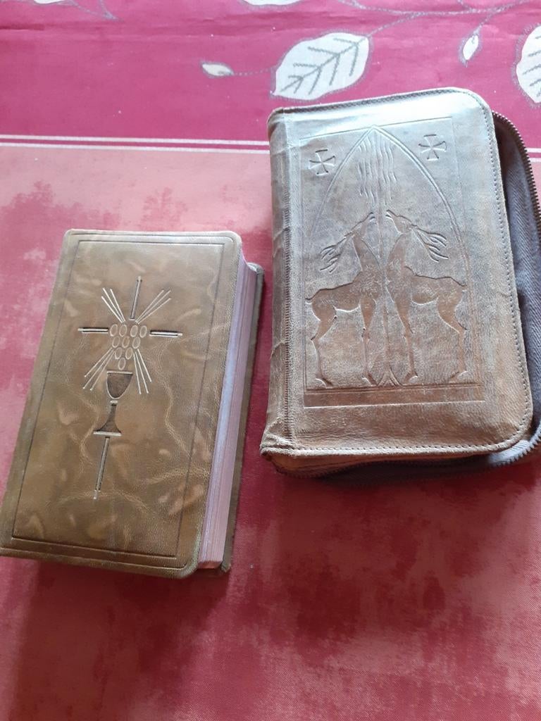 MISSEL QUOTIDIEN ET VESPERAL 1519 PAGES   PAR DOM GÉRARD, Collections, Religion, Utilisé, Enlèvement ou Envoi