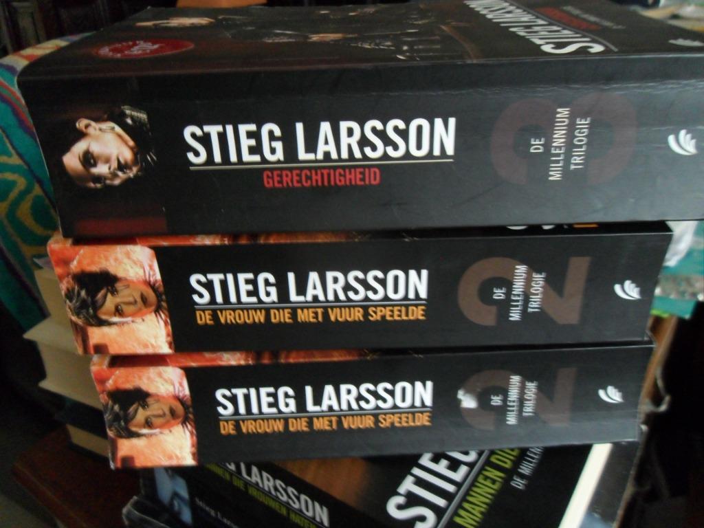 Millennium-trilogie - Stieg Larsson (volledige trilogie), Envoi, Comme neuf