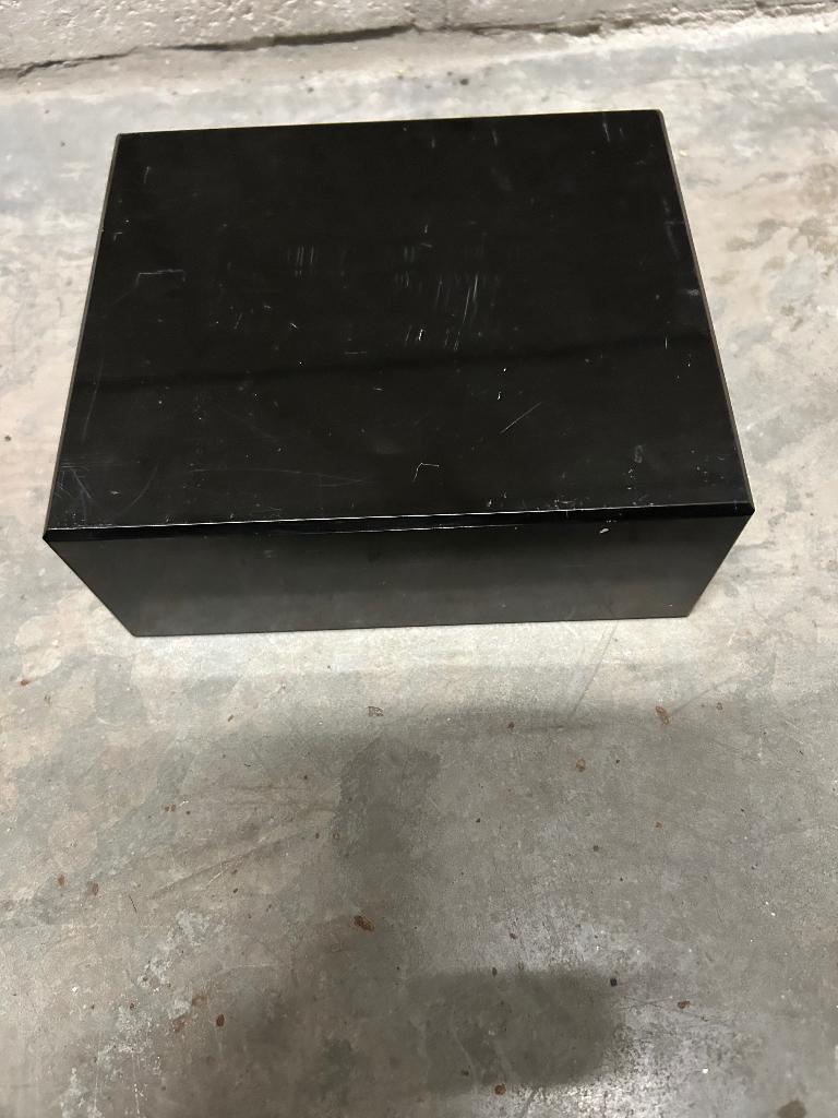 Sokkel in Marlin graniet volledig gepolijst voor kunstwerk, Ophalen of Verzenden