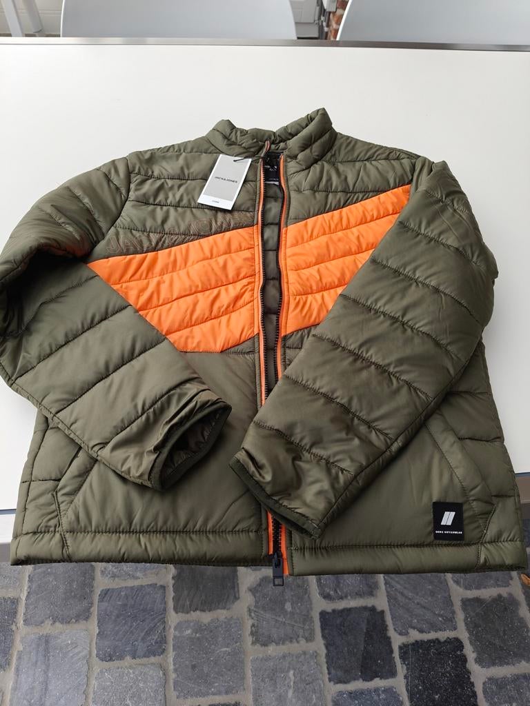 Zomerjas NIEUW jack en jones nieuw maat S, Enlèvement, Comme neuf, Taille 46 (S) ou plus petite