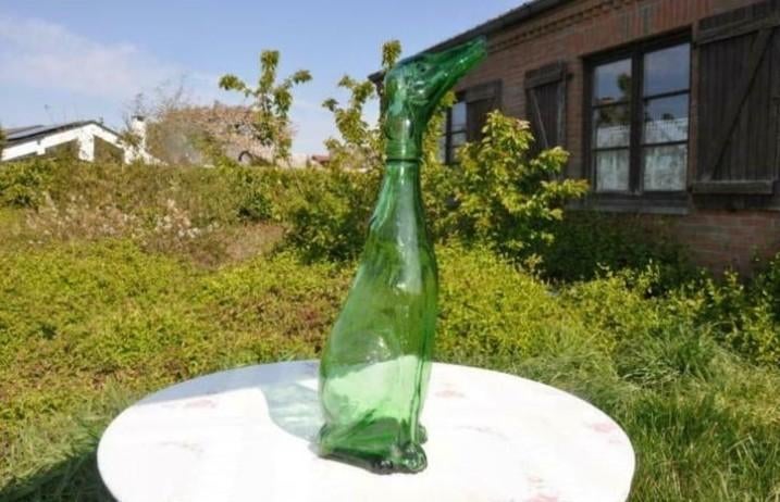 §  grande carafe  en verre vert forme de chien, Antiquités & Art, Enlèvement ou Envoi