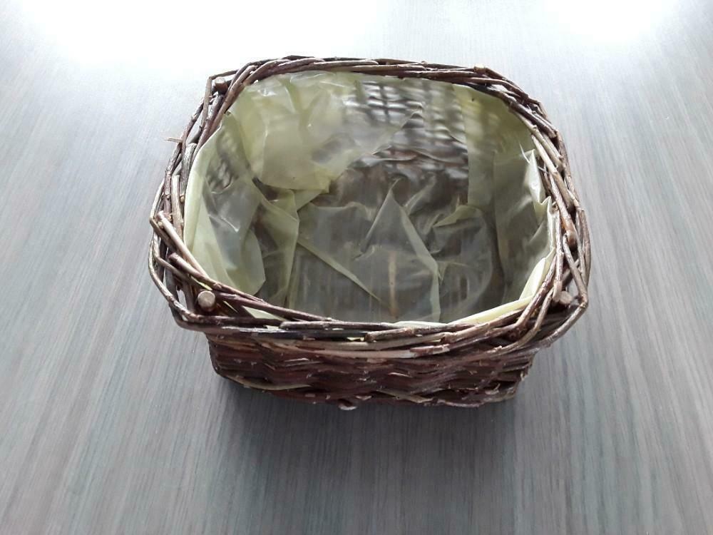 Rieten mandje, Huis en Inrichting, Woonaccessoires | Schalen en Manden, Gebruikt, Mand, Vierkant, Ophalen of Verzenden