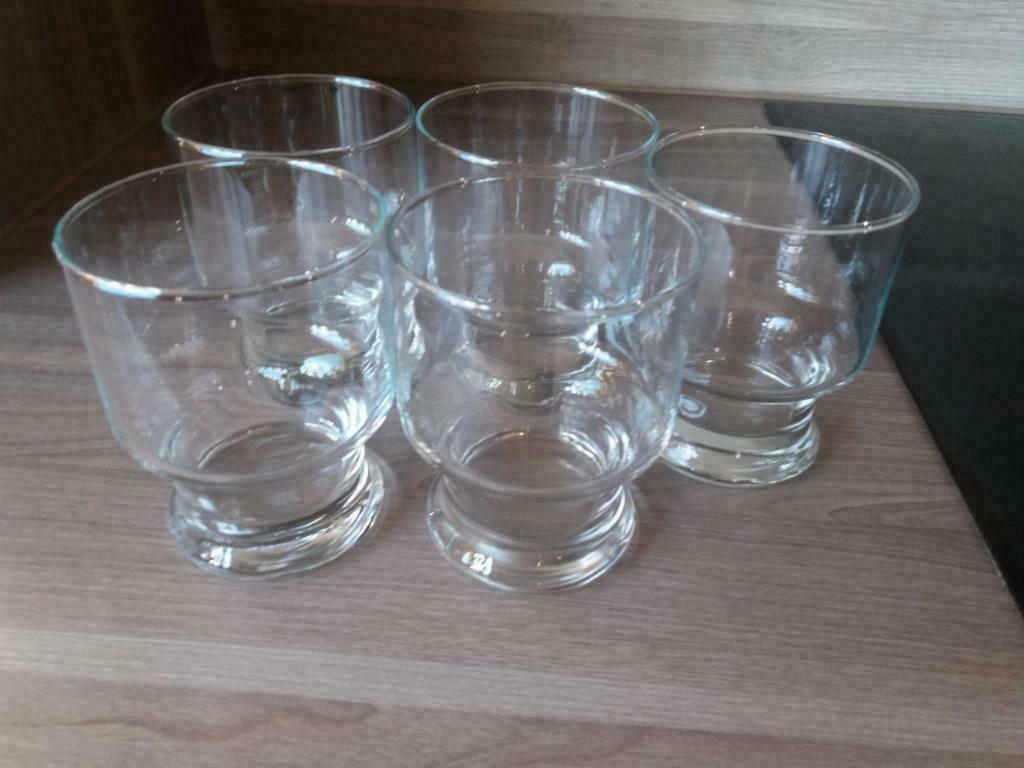 5 glazen met voetje, Ophalen of Verzenden, Gebruikt, Waterglas
