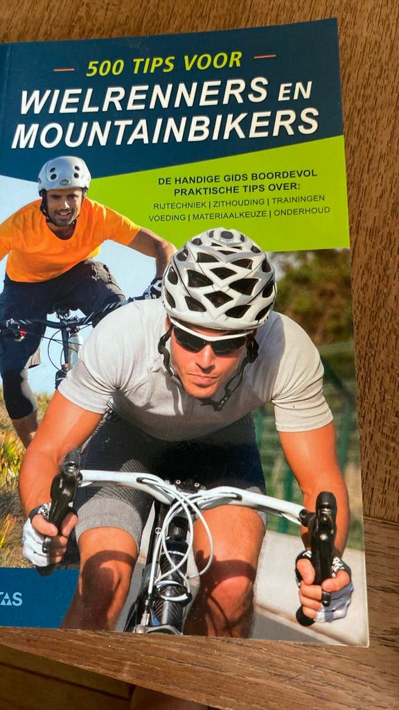 Ben Hewit - 500 tips voor wielrenners en mountainbikers, Ophalen of Verzenden, Zo goed als nieuw, Ben Hewit
