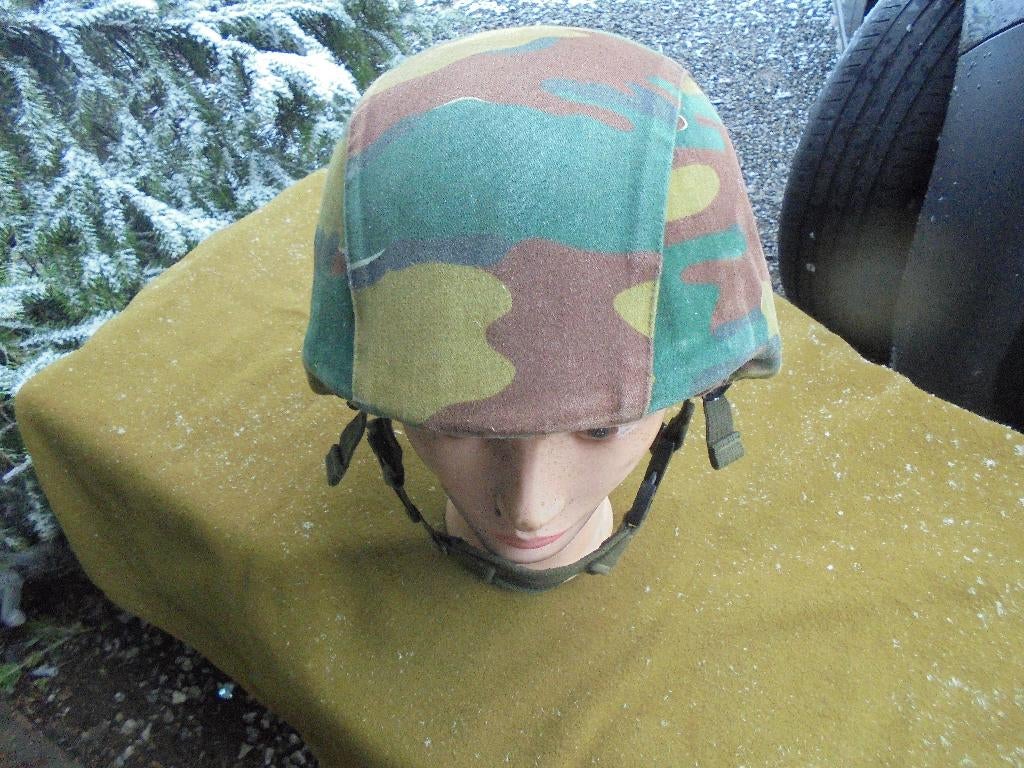 kevlar helm + helmhoes, Verzamelen, Ophalen of Verzenden, Landmacht, Helm of Baret