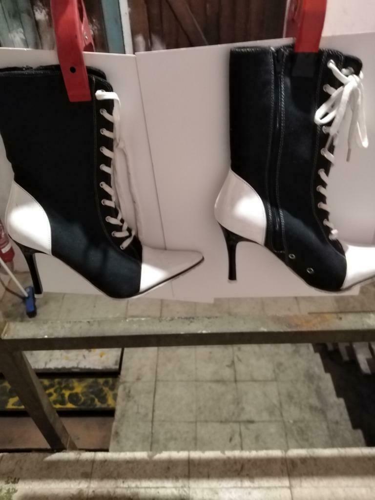 Lage sexy laarsjes, Zwart, Lage of Enkellaarzen, Nieuw, Ophalen of Verzenden