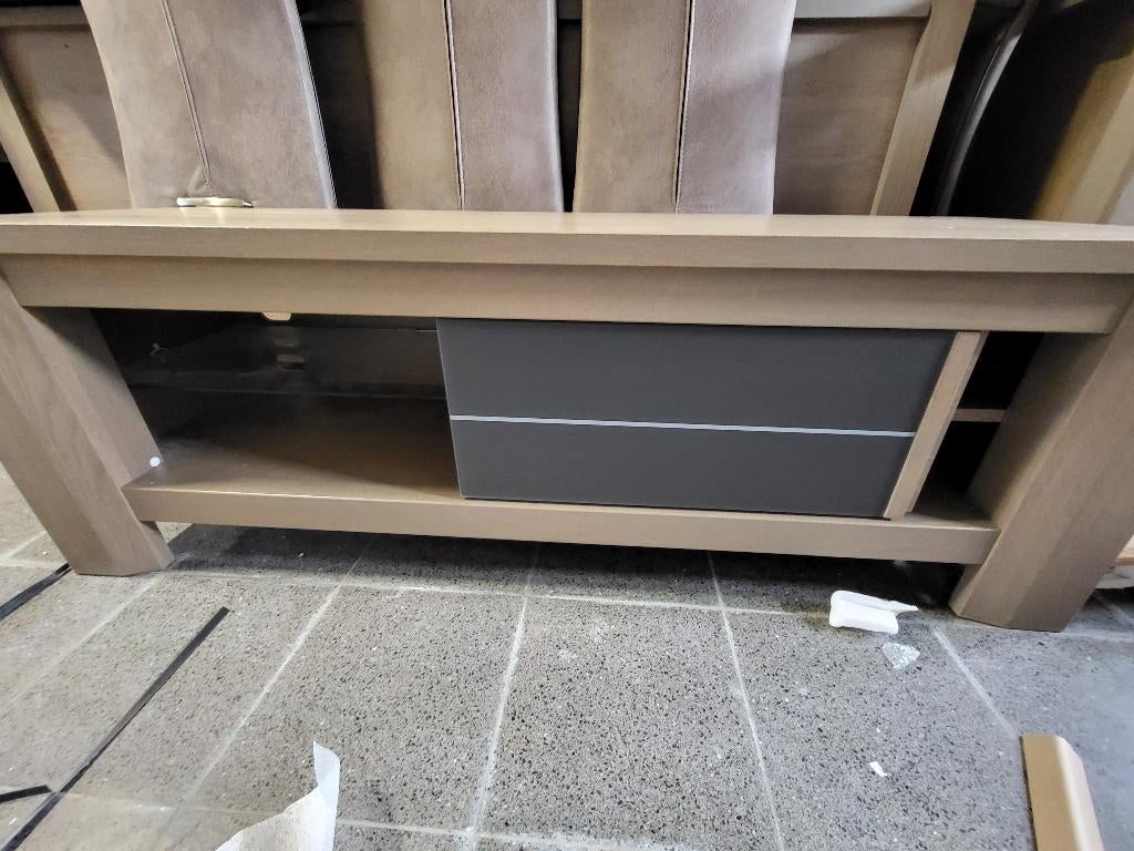 Eetplaats, Ophalen, Gebruikt, 4 tot 6 stoelen