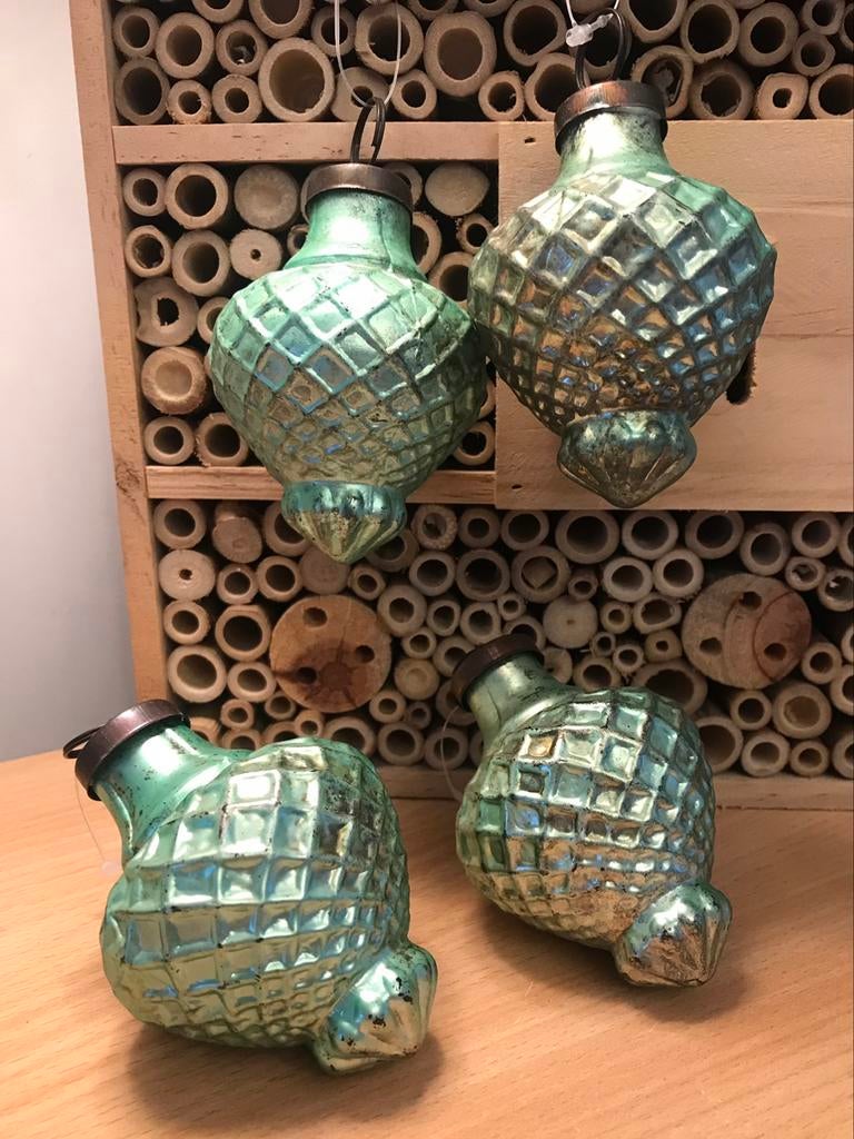 4 superbes boules de Noël