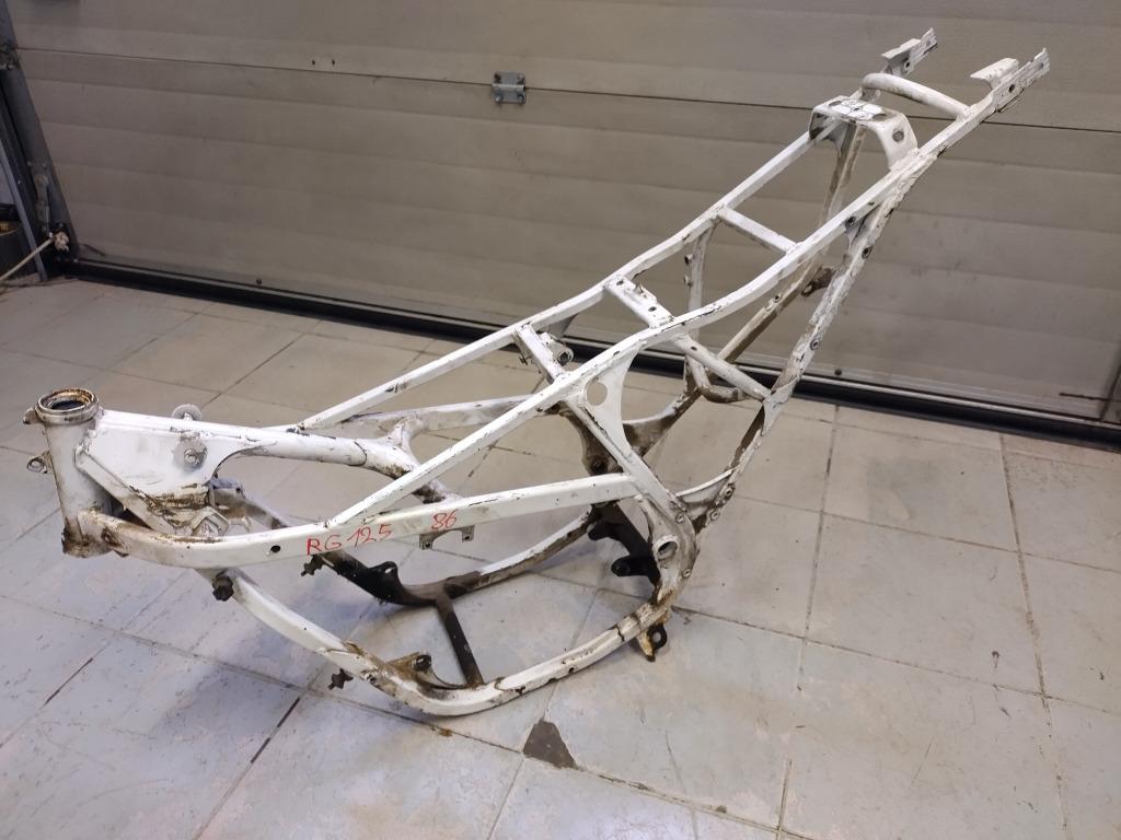 suzuki rg 125 van '86 frame zonder papieren, Enlèvement ou Envoi, Utilisé