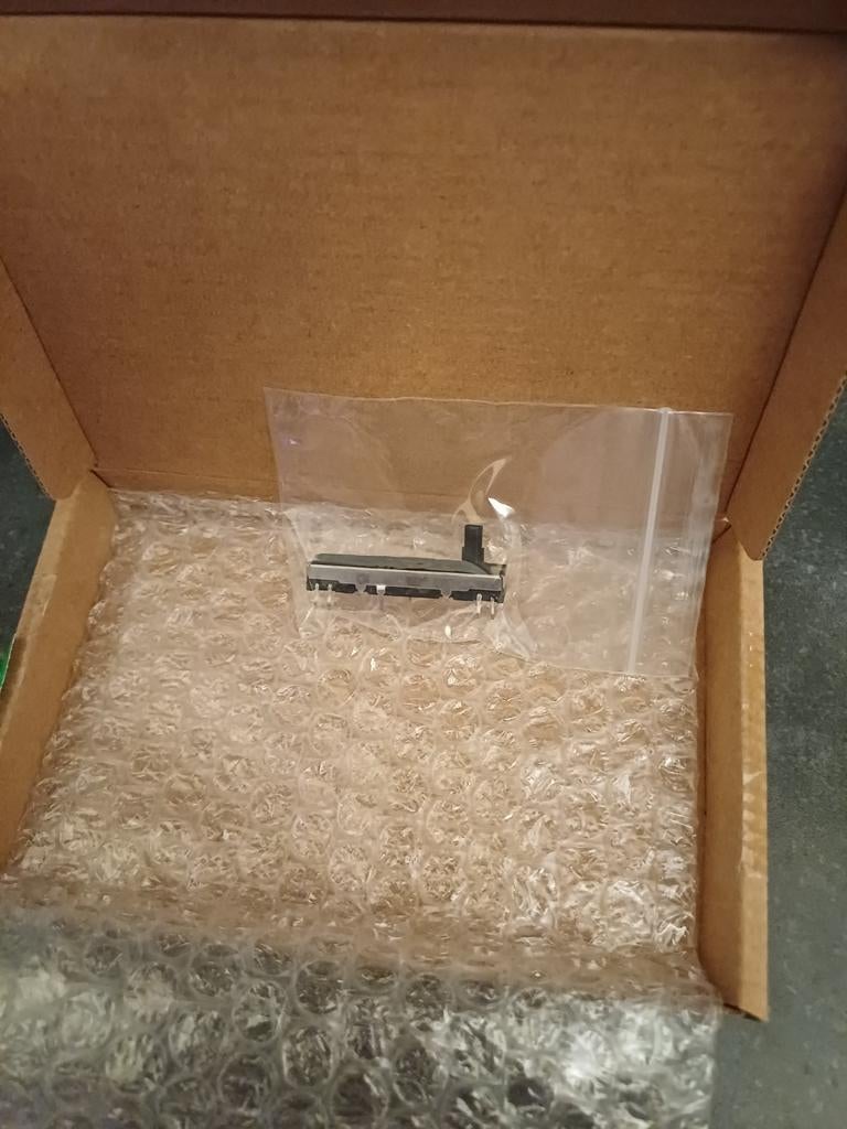 Roland MC-505 spare fader B10K (nieuw), Ophalen of Verzenden, Nieuw, Roland