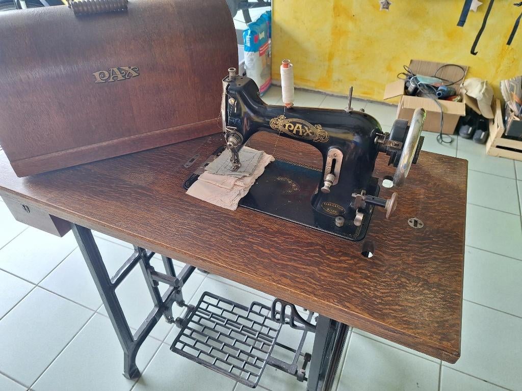 Machine à coudre PAX ancienne, Hobby & Loisirs créatifs, Machines à coudre & Accessoires, Enlèvement, Utilisé, Machine à coudre