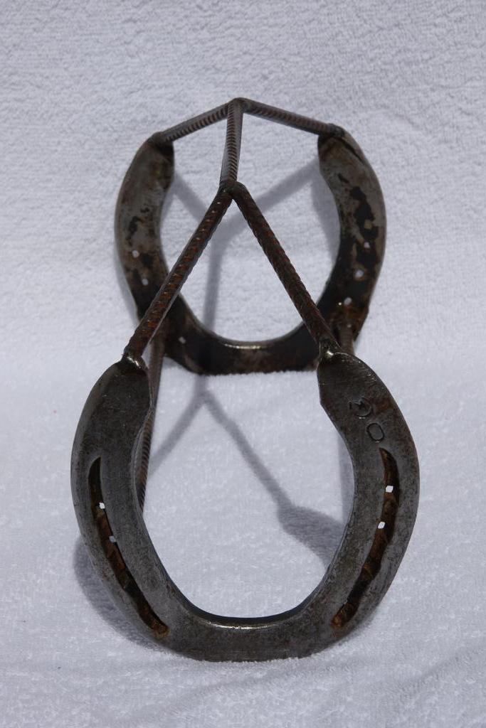 hoefijzer kunst : flessenhouder / wijnflesdrager, Ophalen of Verzenden