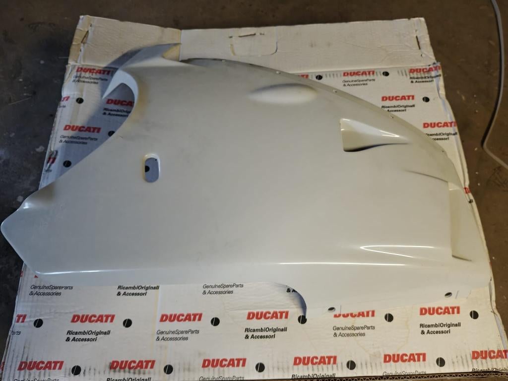 DUCATI 748-916-996 KUIP RECHTS ONDER ONGESPOTEN, Ophalen, DUCATI, Nieuw, Jackierogier@outlook.be