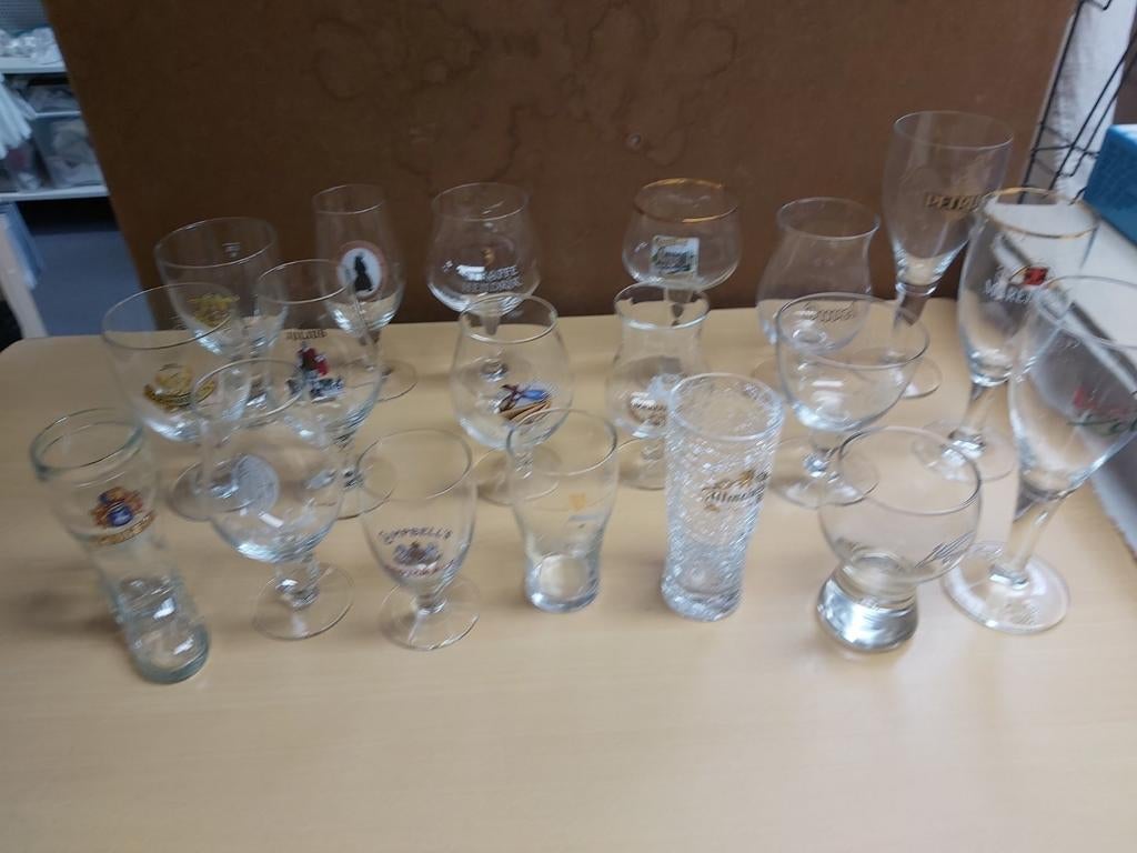Bier glazen , allerlei , in lot of apart, Ophalen of Verzenden