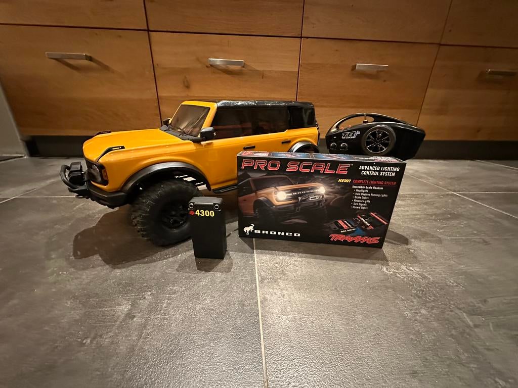 Traxxas TRX4 Ford Bronco 2021 + Pro Scale verlichting, Enlèvement ou Envoi, Comme neuf