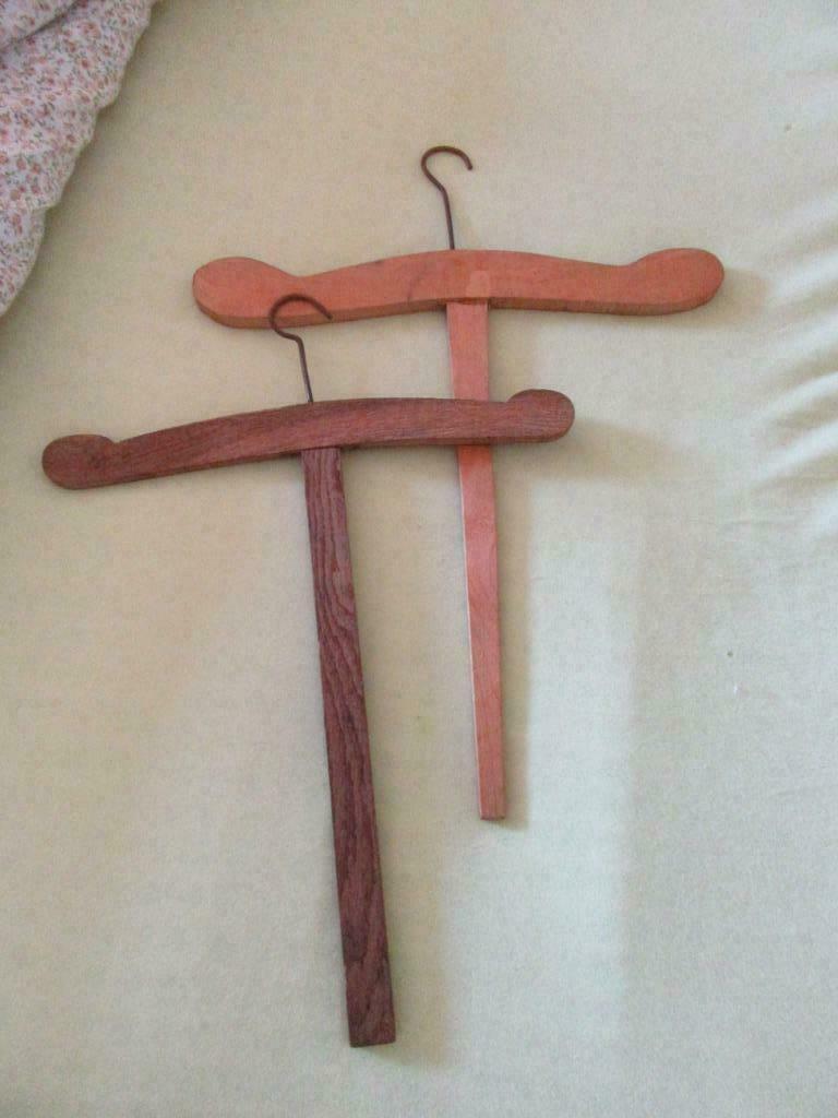 2 anciens cintres en bois, Enlèvement