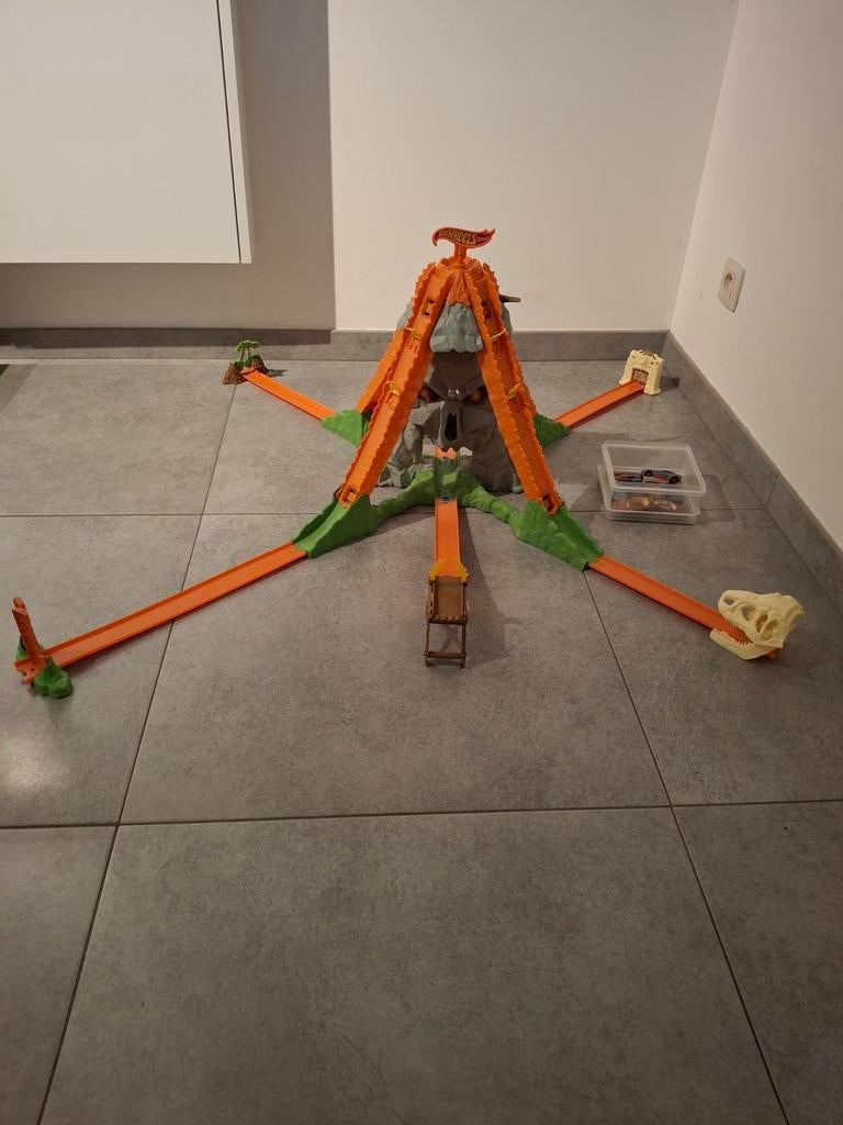 Hot wheels volcano blast met auto´s, Ophalen of Verzenden, Hot Wheels
