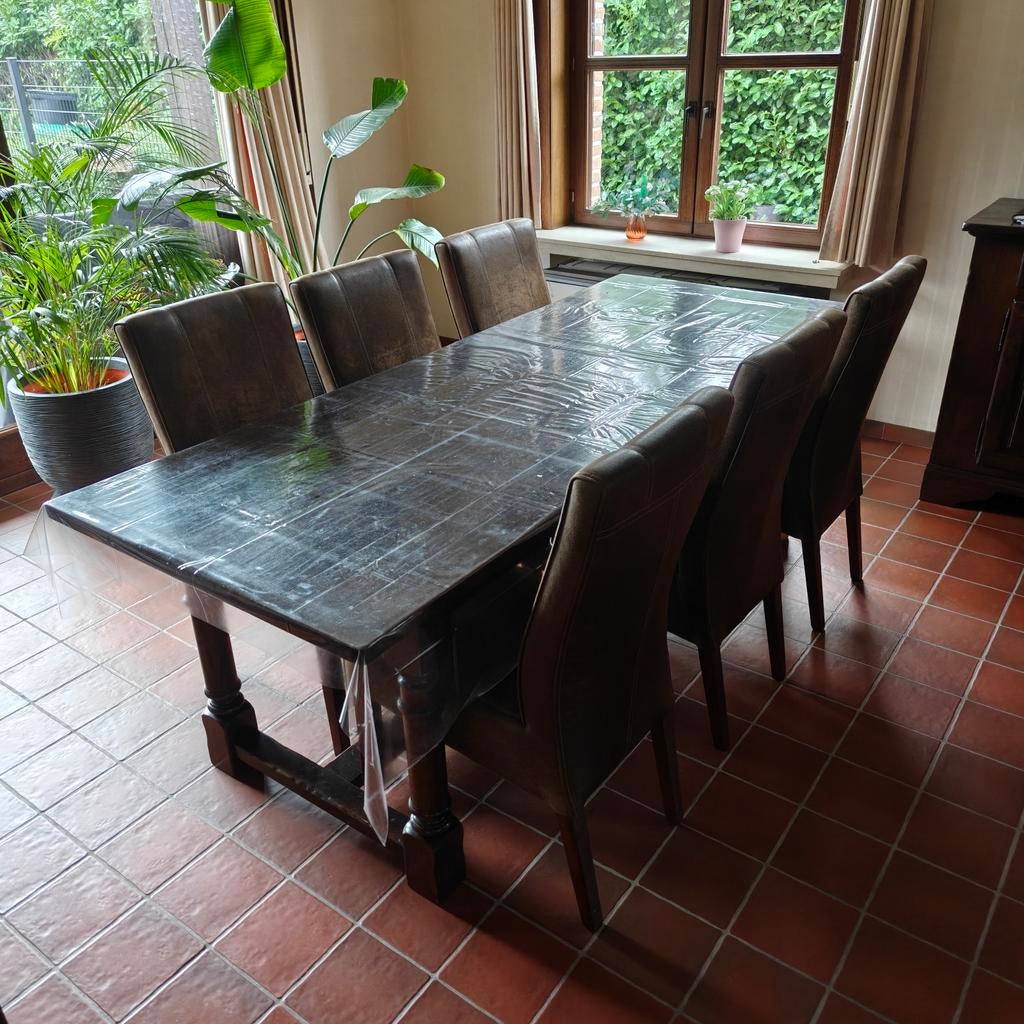 Table en bois avec chaises, Enlèvement, Comme neuf, 6 à 8 chaises