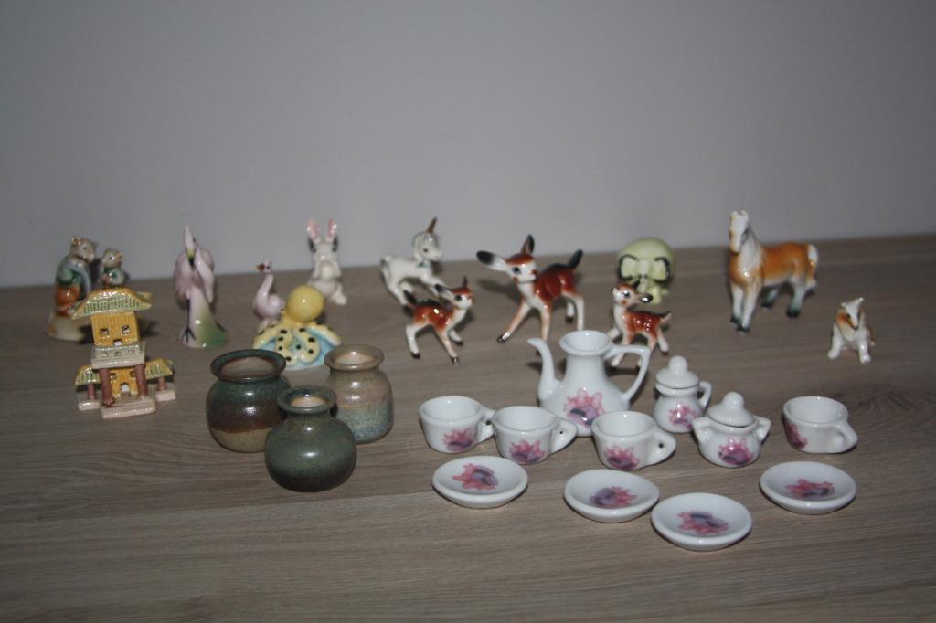 Lot v 27 oude stenen beeldjes ,dieren ,pot ,servies(2-6 cm), Enlèvement ou Envoi, Comme neuf